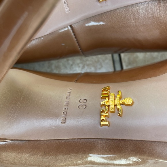 Prada
Camel Gold Patent Leather Pumps - Picture 15 of 16